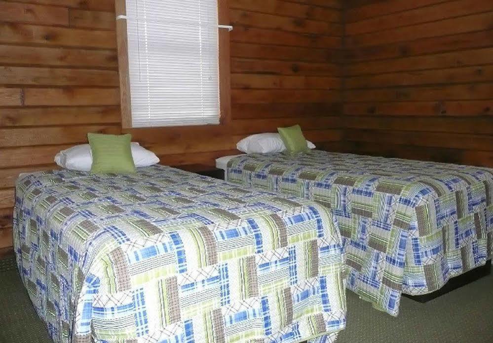 Mariner'S Village Resort Carlyle Buitenkant foto