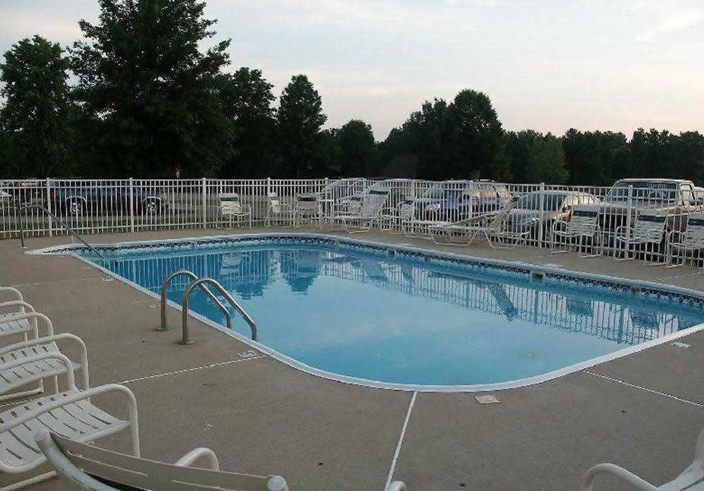 Mariner'S Village Resort Carlyle Buitenkant foto