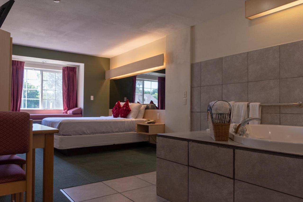 Mariner'S Village Resort Carlyle Buitenkant foto